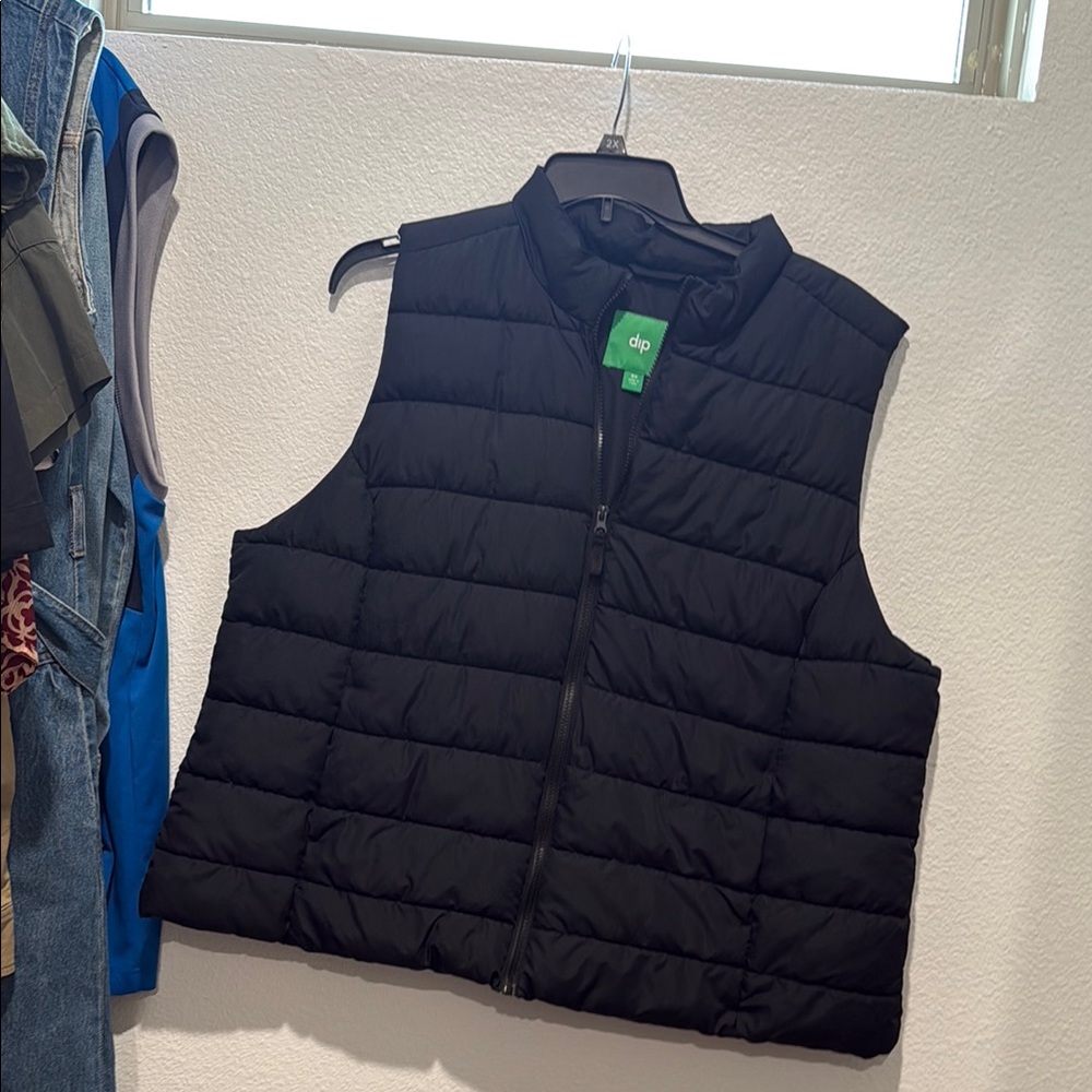 Dip Black Puffer Vest